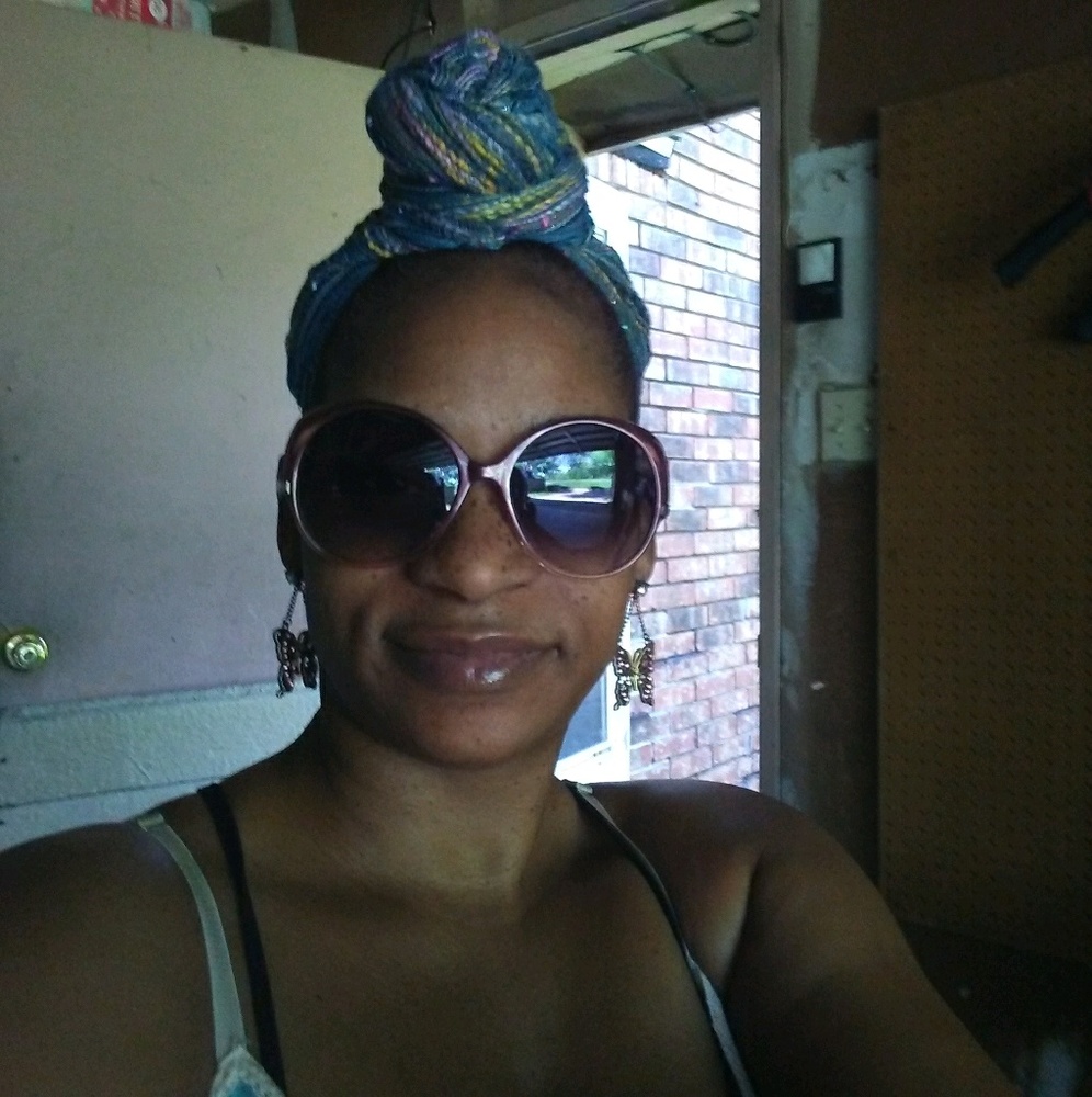 Meet your Posher, Leslie